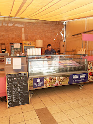 Photo n°6 de Glacier Lait Délices de Lozère à Gorges du Tarn Causses (Marchand de glaces)