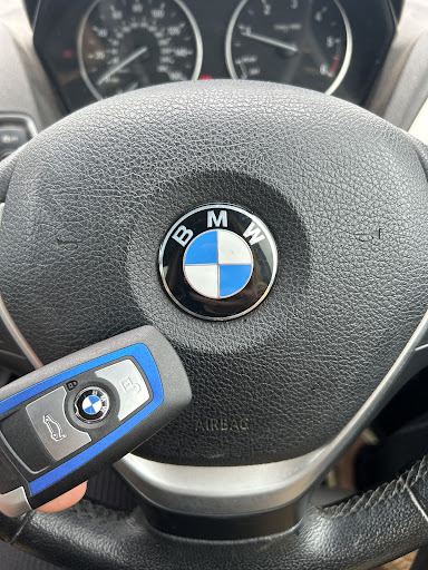 Ultimate Auto Locksmith - Visual