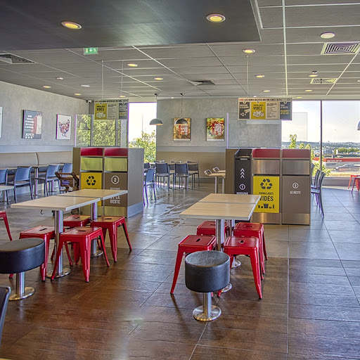 Photo 2 - KFC Angoulême Champniers