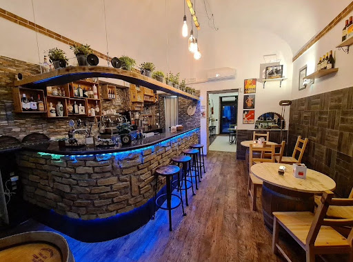Bandidos Enoteca & Gintoneria, Casteggio