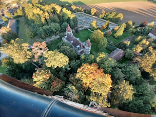 Photo n°8 de Bapteme en montgolfière champagne air show à Saint-Lupien (Agence de vols touristiques en montgolfière)