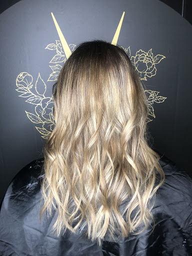 La Lars Hair