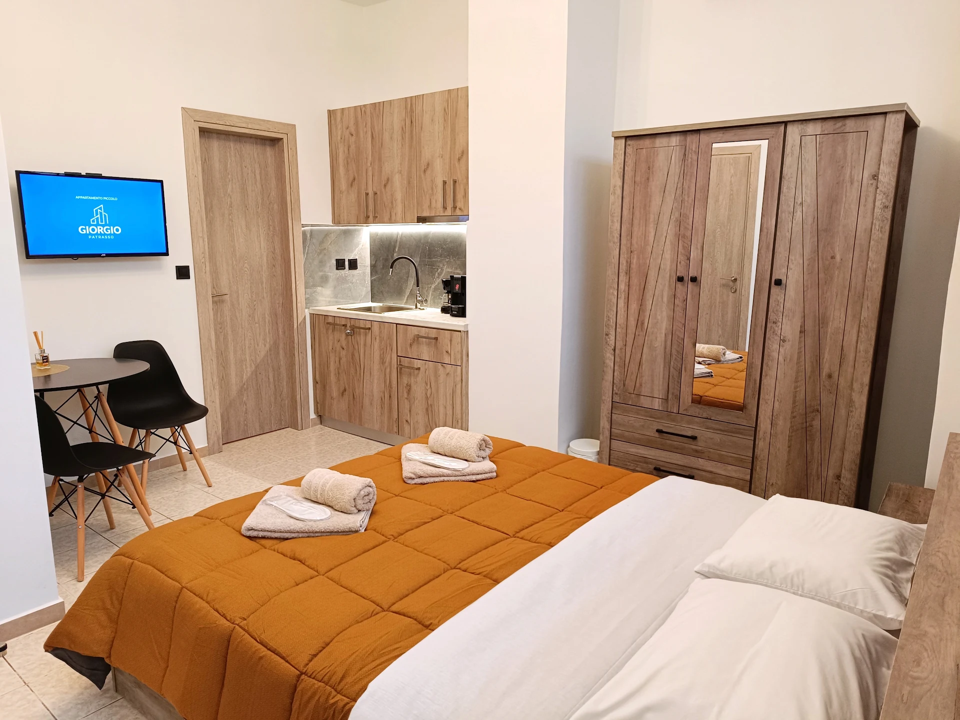 GIORGIO PATRASSO - Micro BnB apartment in the center of Patras
