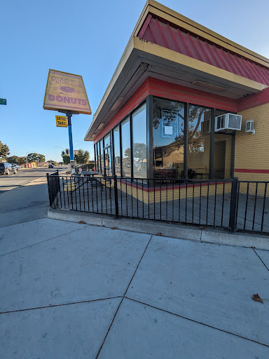 Michelle's Donuts - Visual