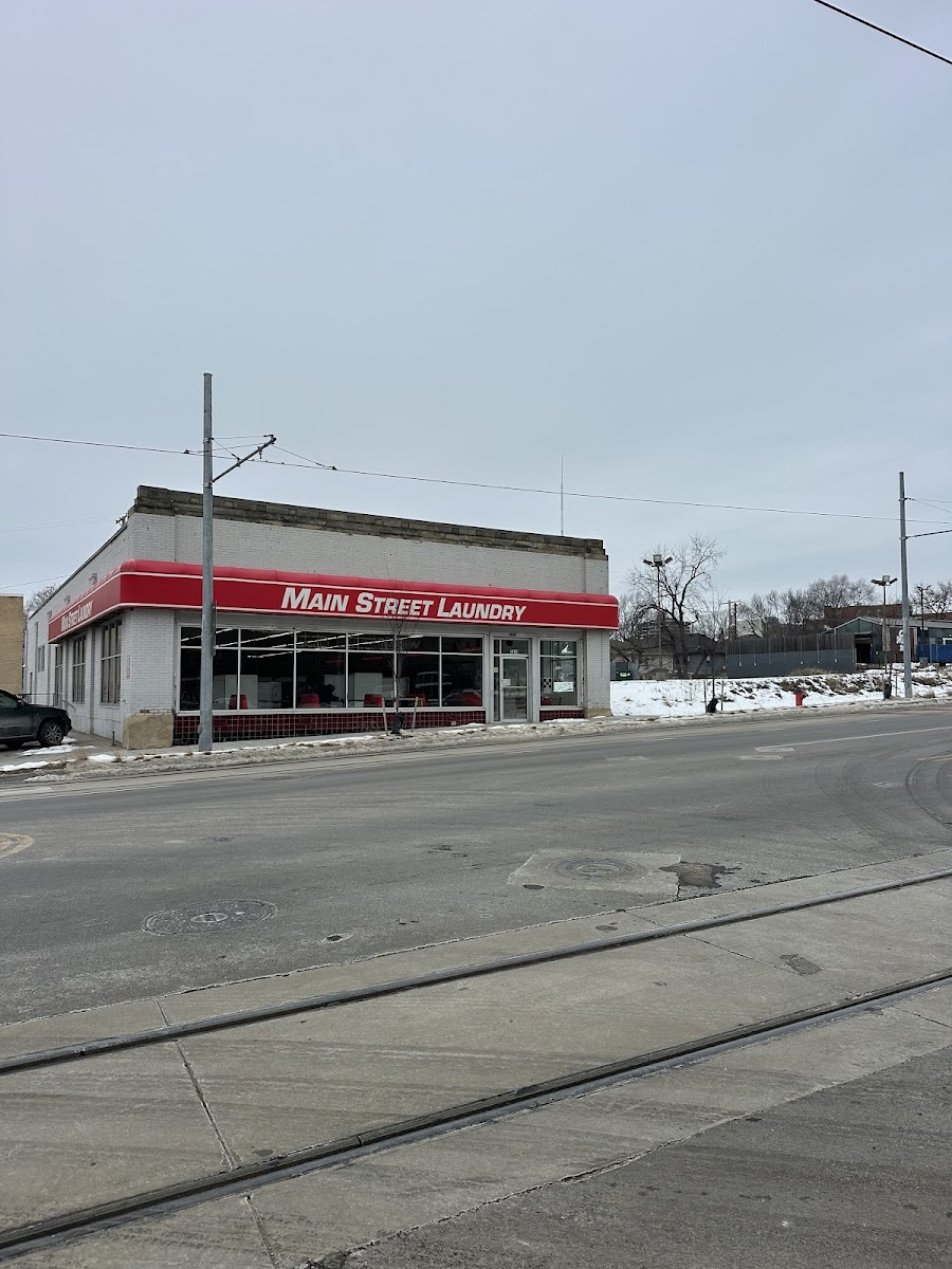 Main Street Laundry facility with washing machines in Kansas City