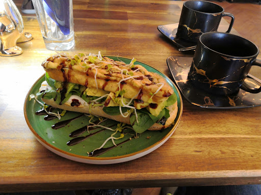 Leos Cafe - Thumbnail