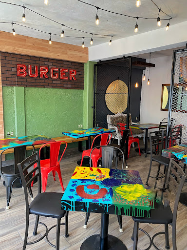 Burger 27 - Hamburguesas y alitas. Servicio de restaurante, para llevar y servicio a domicilio.