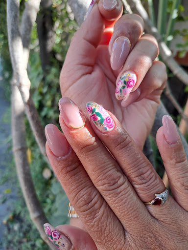 Manicura y pedicura "Rosy" - Thumbnail