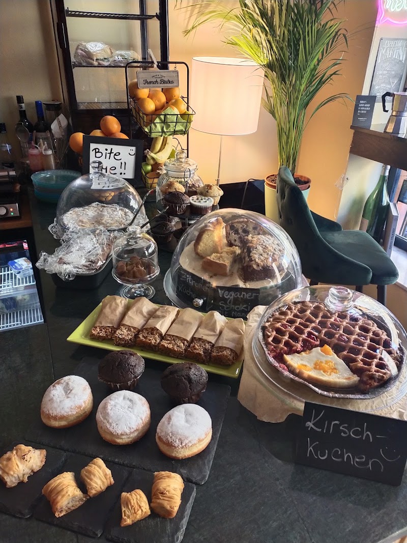 Le Petit Café — photo 4
