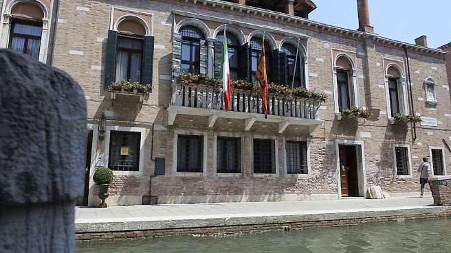 Palazzetto Madonna by null