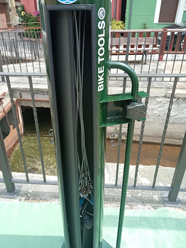 Estación de reparación para bicicletas y punto de información de La mirada circular - Thumbnail