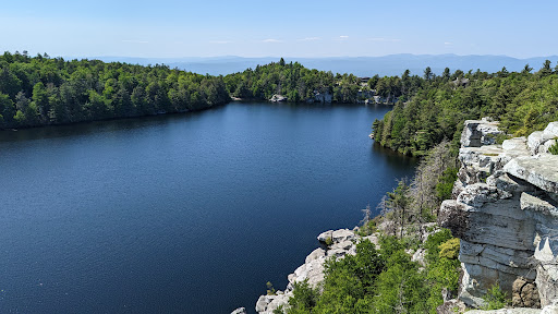 Lake Minnewaska Carriage Road trailhead