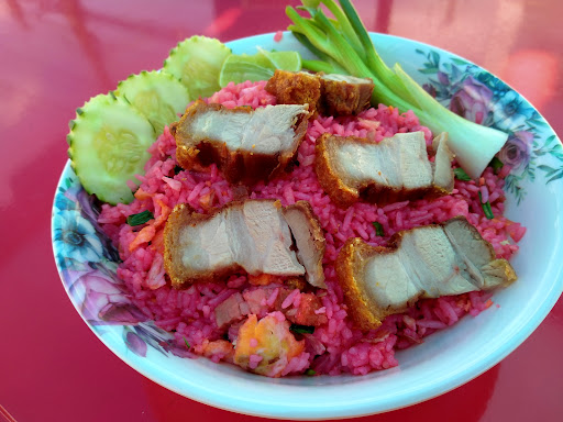 ชายเเม็กหมูกรอบ ตามสั่ง Chrispy Pork make by order