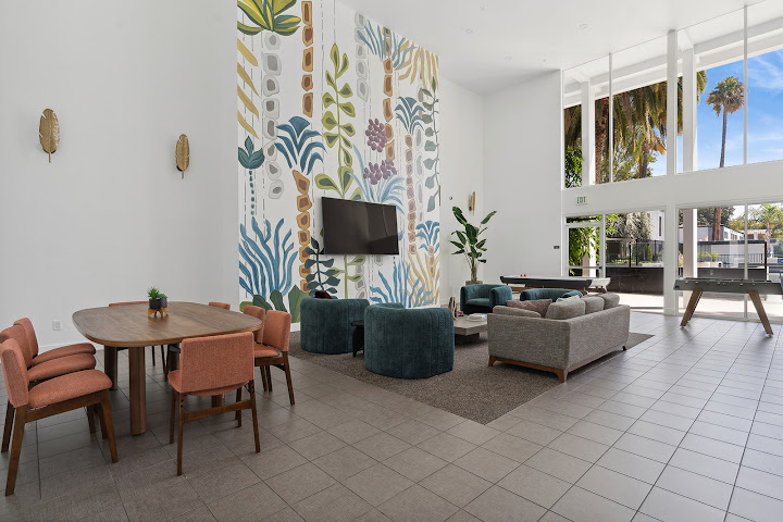 Arrive at the Retreat by null