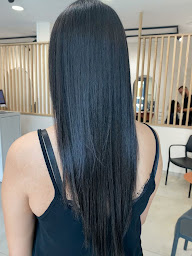 Photo n°10 de OZONEBIO - Salon de Coiffure Naturel & Bio à Saint-Denis (Salon de coiffure)