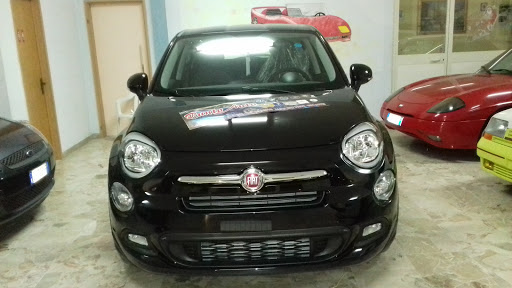 Punto auto di Vallone Vincenzo & C. - Rivendita auto nuove e usate - Thumbnail