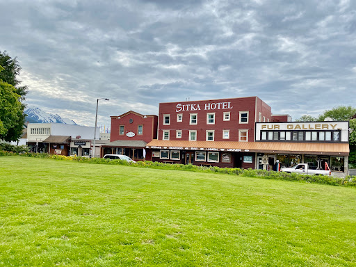 Totem Square - Thumbnail