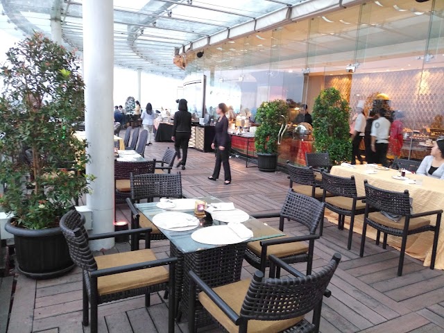 The 18th Restaurant and Lounge