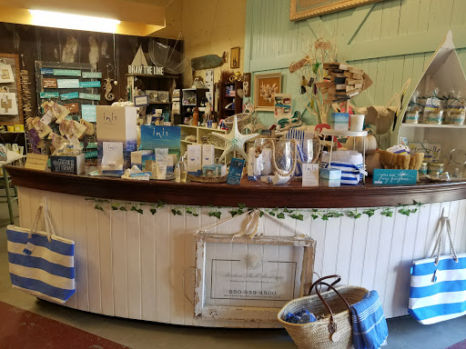 Broken Shell Boutique - Visual
