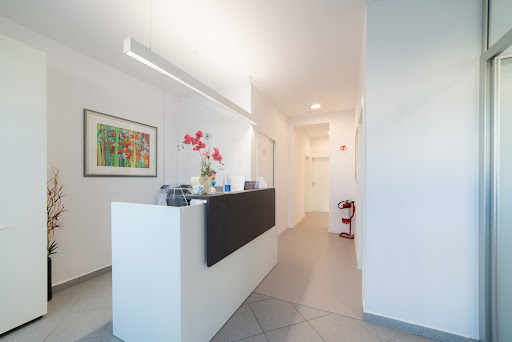 Zahnarztpraxis - Studio dentistico DENTOPLUS • Dr. Christian Varesco