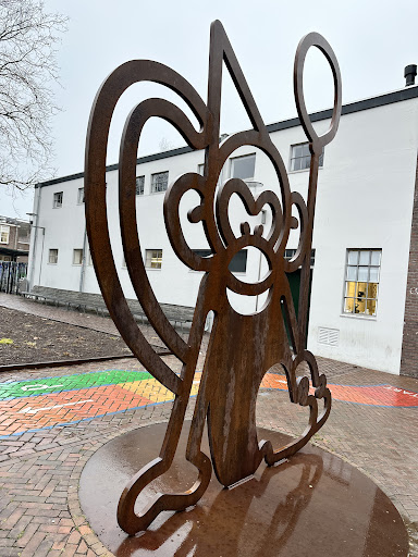 Spend Statue - Visual