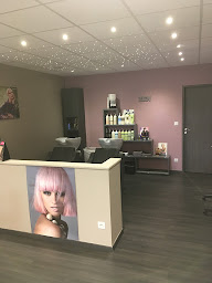 Photo n°2 de CARPY Coiffeur Coloriste à Saint-Florentin (Salon de coiffure)
