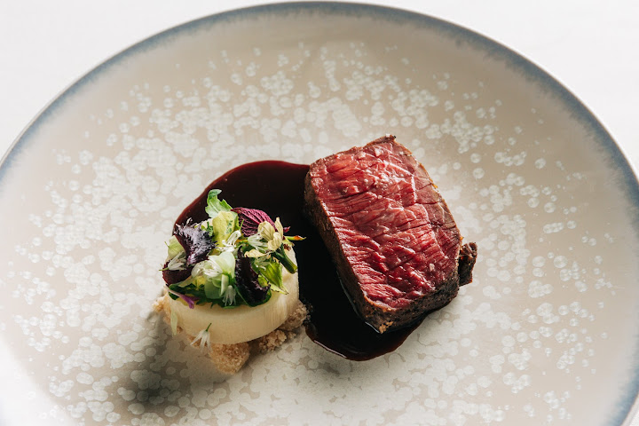 Nic + Junior's by null