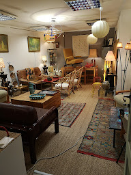 Photo n°9 de Brokantik44 , antiquites brocante debarras à Pornic (Boutique d'objets à collectionner)