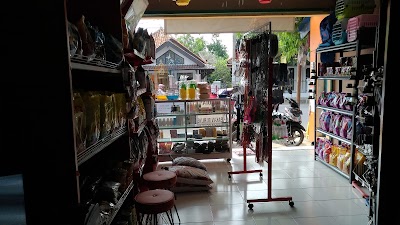 Photos of KENZIE PETSHOP SUMBER