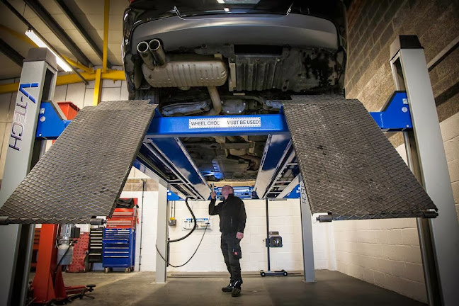 Auto Diagnostics & Servicing Ltd - Swindon