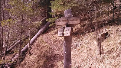 Winsor Creek Fishing Area and Trailhead