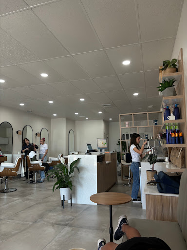 Coffee & Hair Co. Kendall Blow Dry Bar - Thumbnail