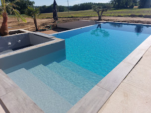 Photo n°1 de CREA'CLAIR à Péronnas (Société de construction de piscine)