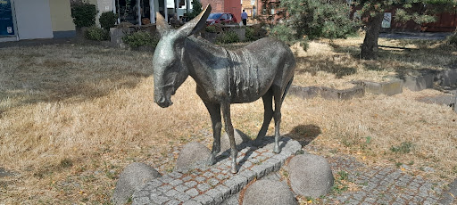 Mendener Essele Statue Gallery - Germany