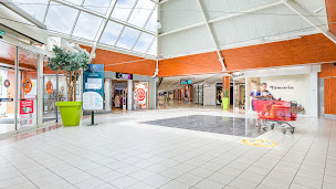 Photo n°23 de Centre commercial Saint-Cyr - Equatop à Saint-Cyr-sur-Loire (Centre commercial)