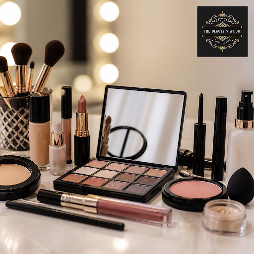 Planning your reception look and want makeup that lasts all evening without looking heavy? At The… post image