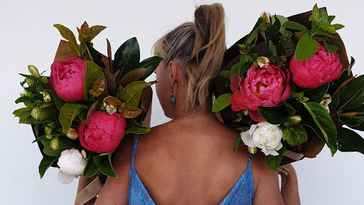 Tugun Village Florist Logo