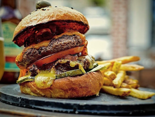 Mu. Burgerhouse