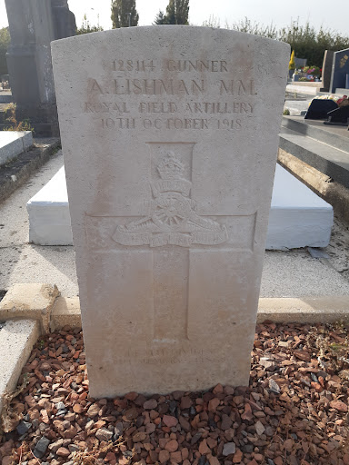 Beaumont Commonwealth War graves - Thumbnail