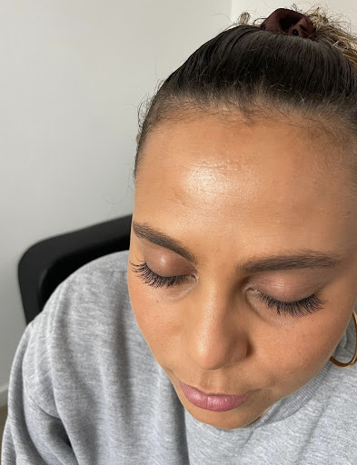 Molly does Lashes - Visual