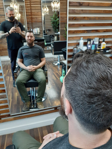 Hollywood 2 U Hair Studio - Thumbnail