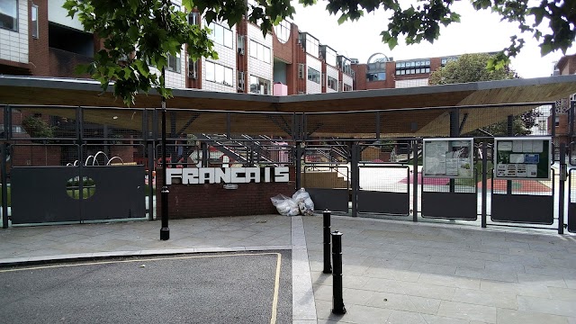 Lycée Français Charles de Gaulle