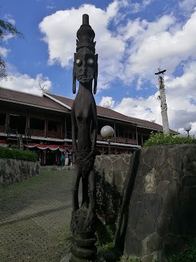 Anjungan Kalimantan Timur dan Kalimantan Utara, Author: Eu Jin Ang