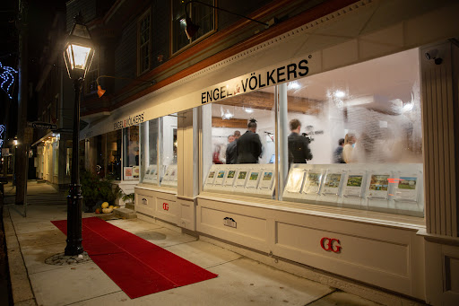 DiSpirito Team Engel & Völkers Barrington East Bay Gallery - United States