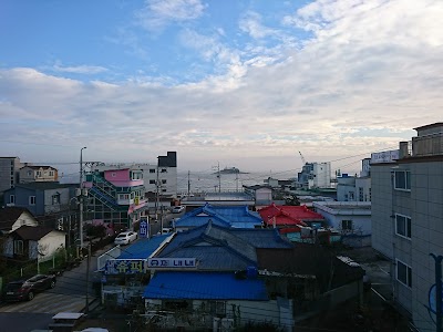 Photos of HJ House