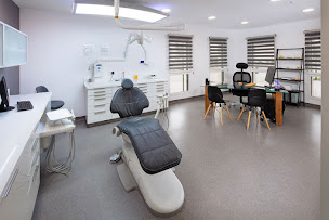 Photo n°20 de Dr Pascal Guillemin Implantologie Brest Finistère à Gouesnou (Parodontiste spécialiste des implants dentaires)