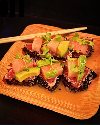 Rose's R&R Bar by null