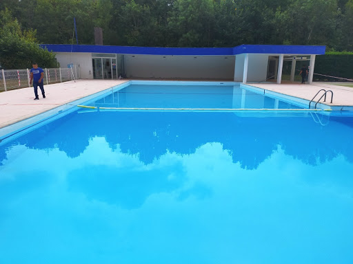 Photo de Revêtement Piscine Polyester à Châteaufort (78117)