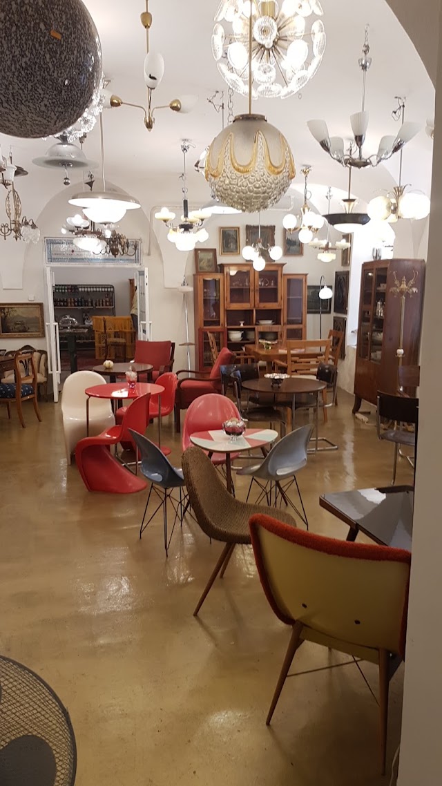 Antik Cafe Dlouhý Příběh