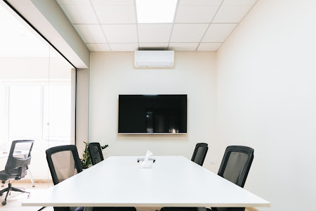 laptop friendly coworking space